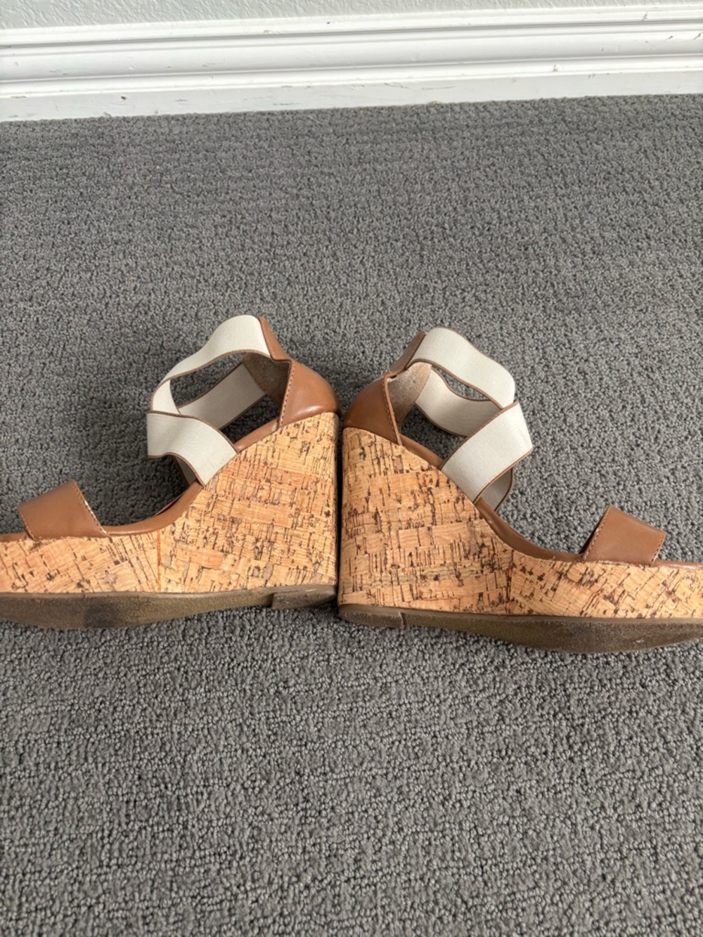 Steve Madden Brown Wedge Sandals with Cream Straps - Picture 2 of 5